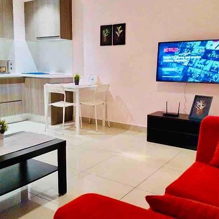 Hyve Studio unit, Lake view, Cyberjaya, Free Wi-Fi, Free Parking, Netflix,Pool Bagian luar foto