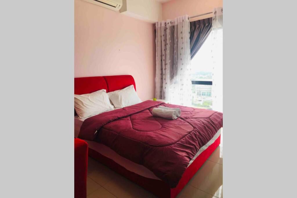 Hyve Studio unit, Lake view, Cyberjaya, Free Wi-Fi, Free Parking, Netflix,Pool Bagian luar foto