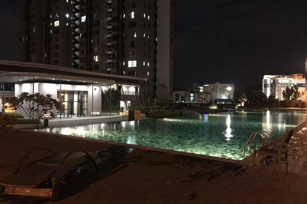Hyve Studio unit, Lake view, Cyberjaya, Free Wi-Fi, Free Parking, Netflix,Pool Bagian luar foto