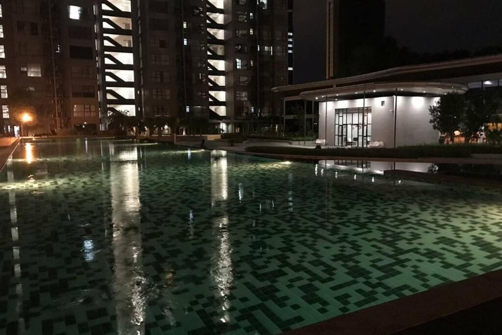 Hyve Studio unit, Lake view, Cyberjaya, Free Wi-Fi, Free Parking, Netflix,Pool Bagian luar foto
